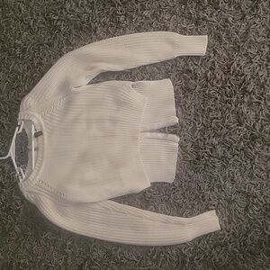 Divided H&M Women's white high/low sweater. Size 2. Gently worn. Zippered back.